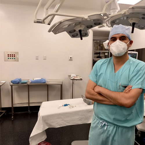 Cirugía pediátrica Dr Jacobo Serrano Meneses en quirófano